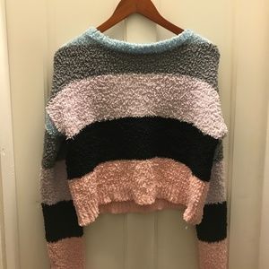 Wild Fable Croped sweater